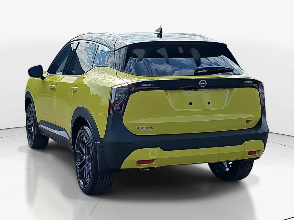 New 2026 Nissan Kicks SR w/ SR Premium Package FWD image 8