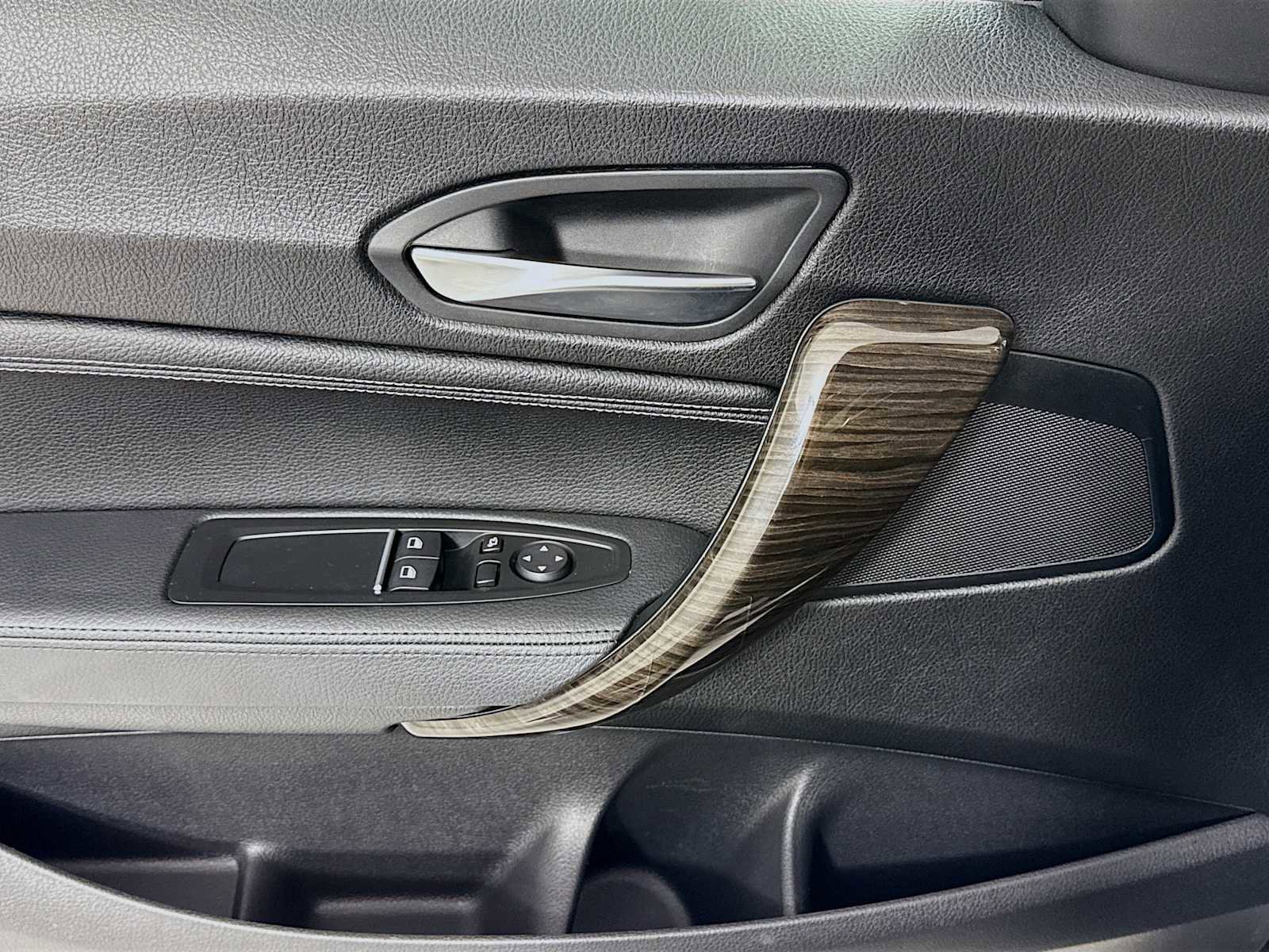 Used 2021 BMW 230i Coupe w/ M Sport Package image 11