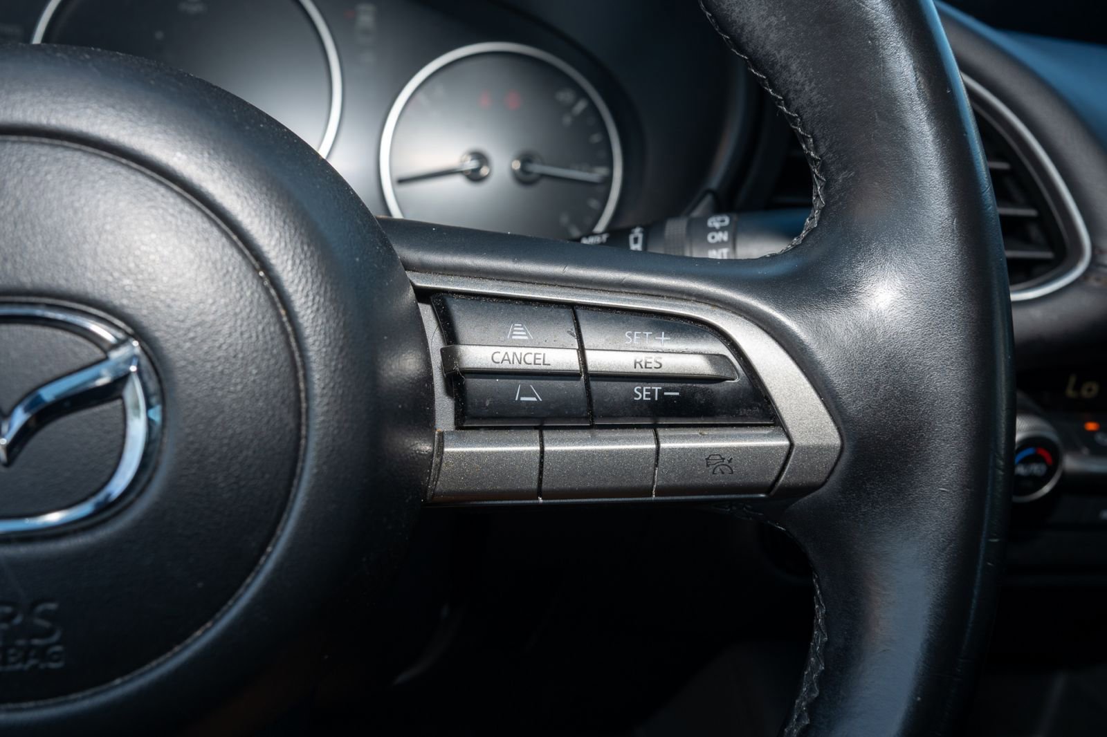 Used 2023 MAZDA MAZDA3 s image 29