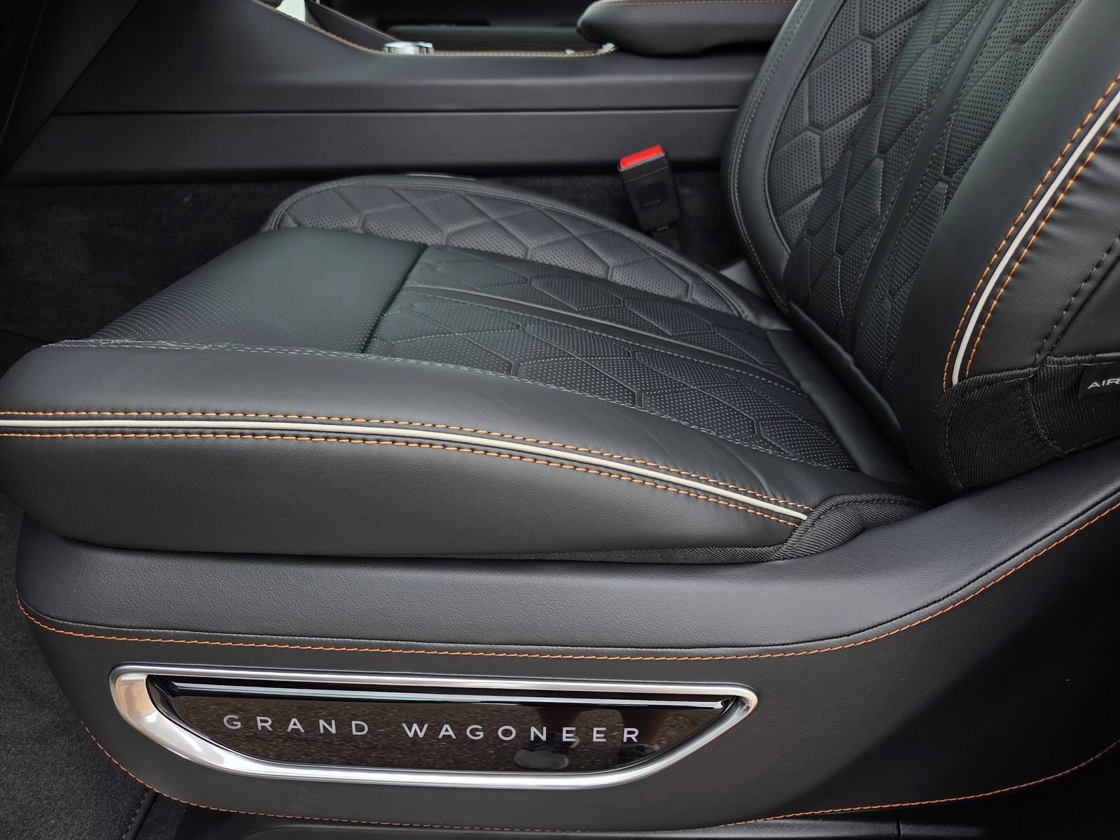 New 2026 Jeep Grand Wagoneer Summit AWD/4WD image 15