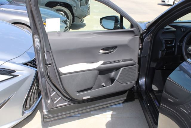 Certified 2023 Lexus UX 250h FWD w/ Accessory Package (Z2) image 11