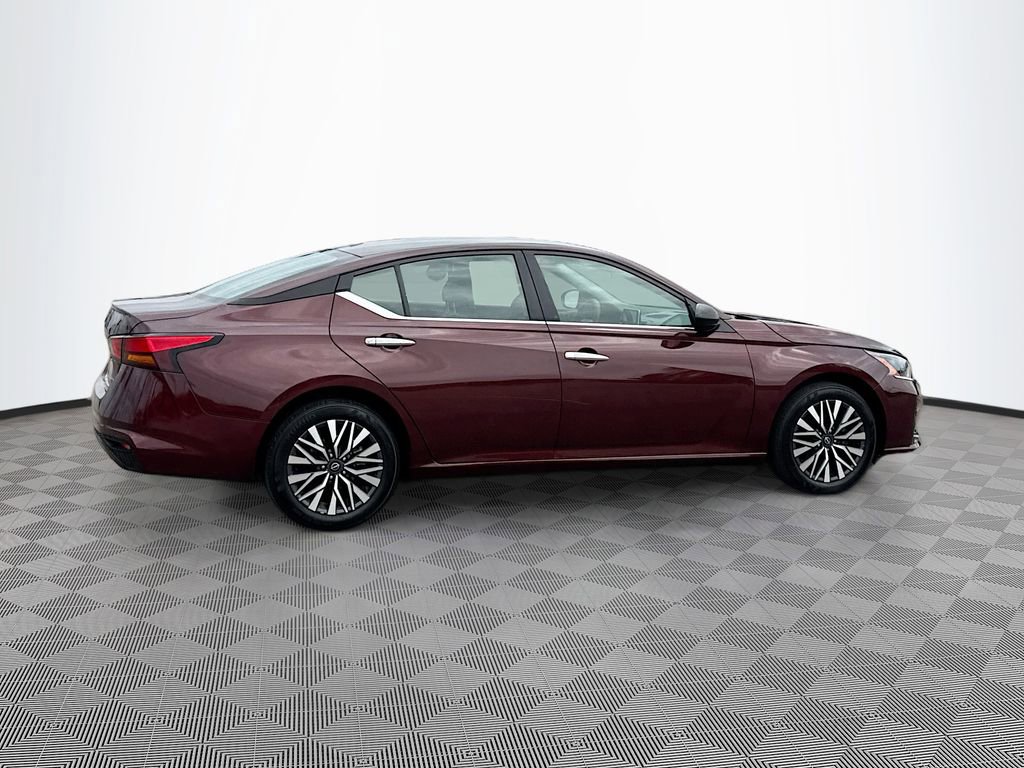 Used 2025 Nissan Altima 2.5 SV AWD/4WD image 5