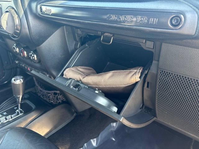 Used 2017 Jeep Wrangler Unlimited Sahara AWD/4WD image 45