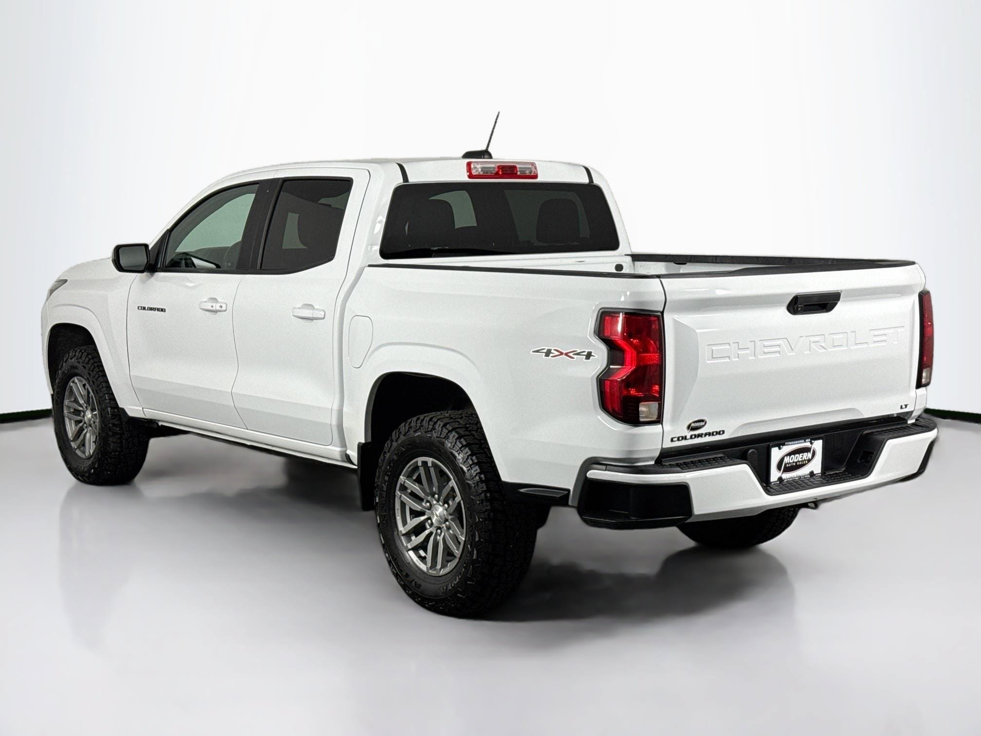 Used 2023 Chevrolet Colorado LT AWD/4WD image 13