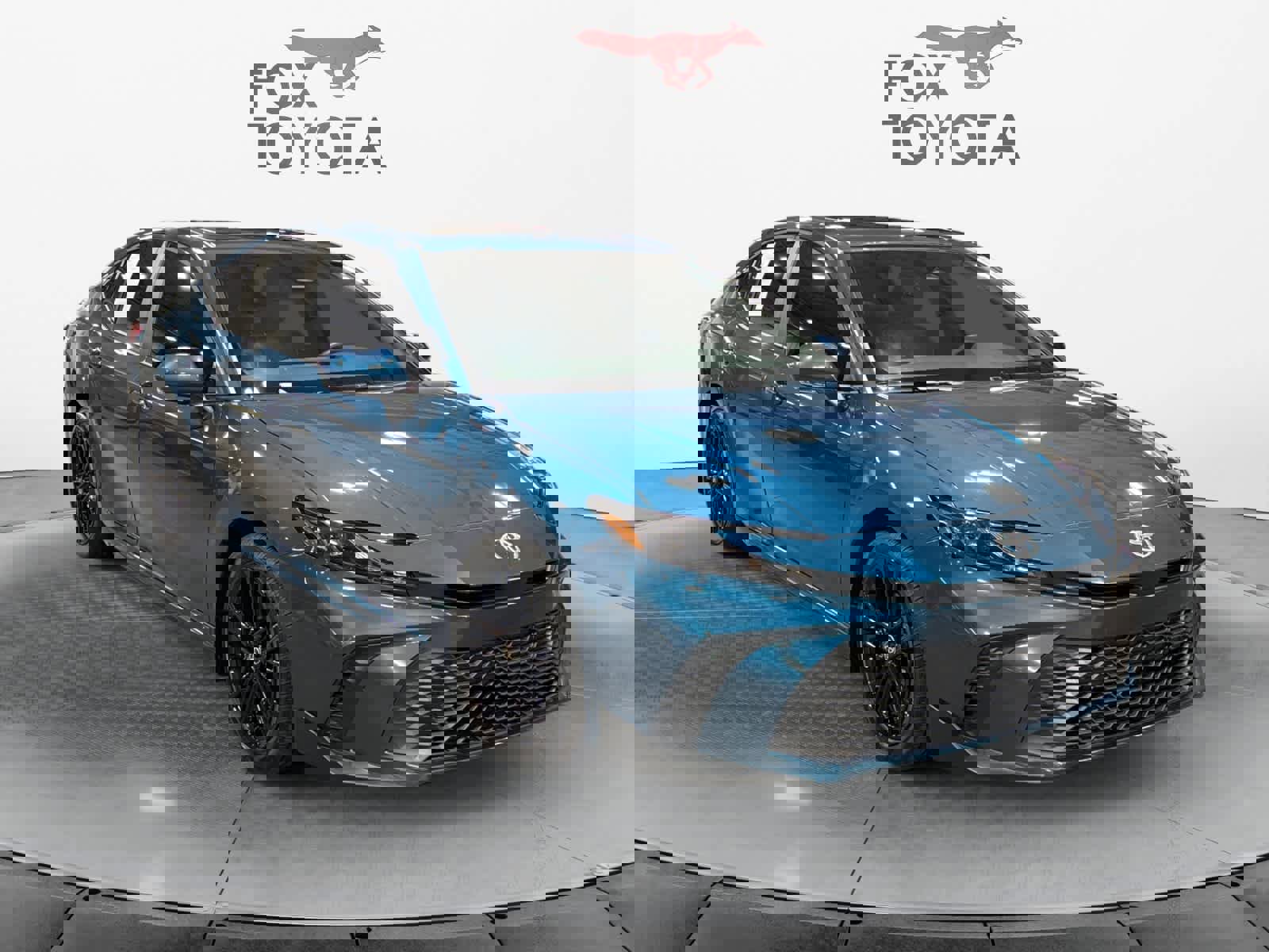 Used 2025 Toyota Camry SE image 7