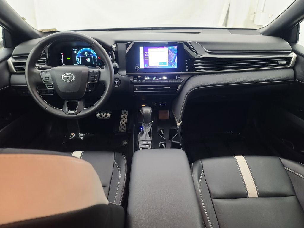 Used 2025 Toyota Camry SE image 21
