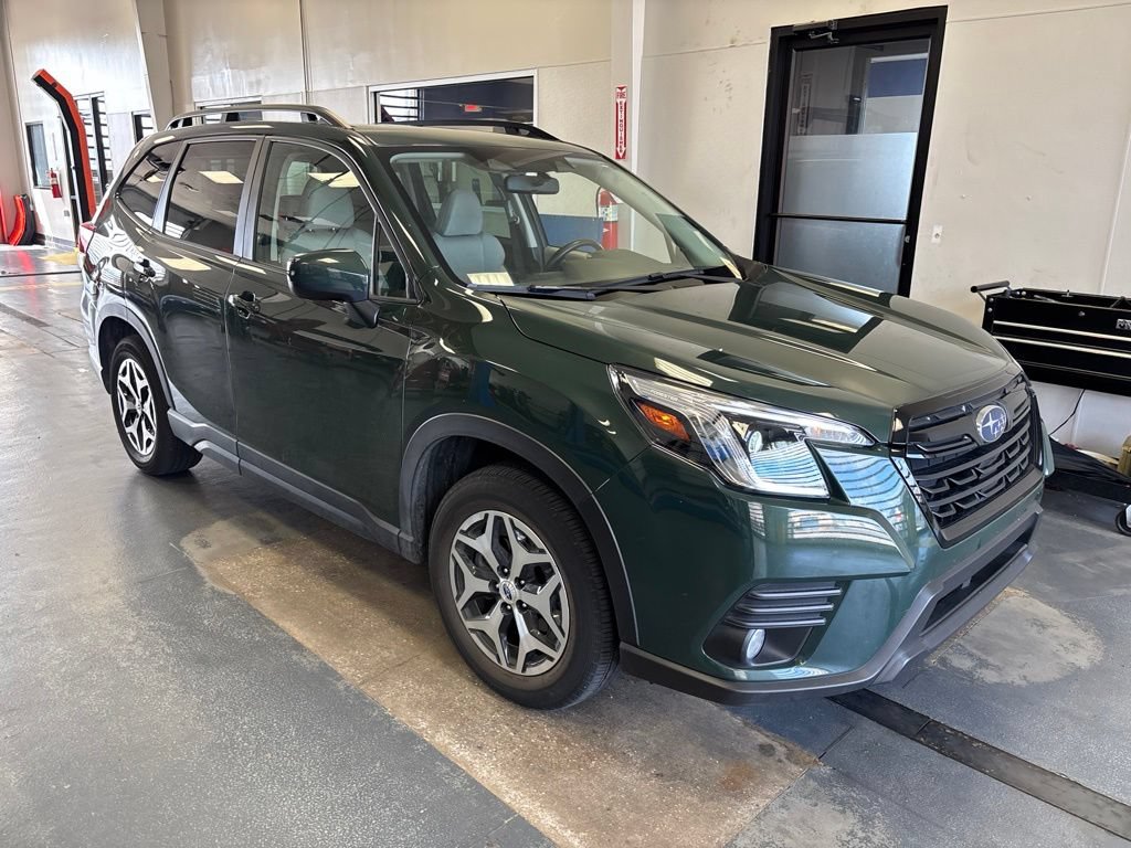 Used 2023 Subaru Forester Premium AWD/4WD image 14