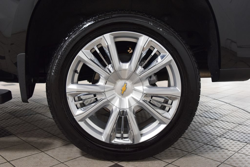 Used 2025 Chevrolet Silverado 1500 High Country w/ High Country Premium Package AWD/4WD image 26