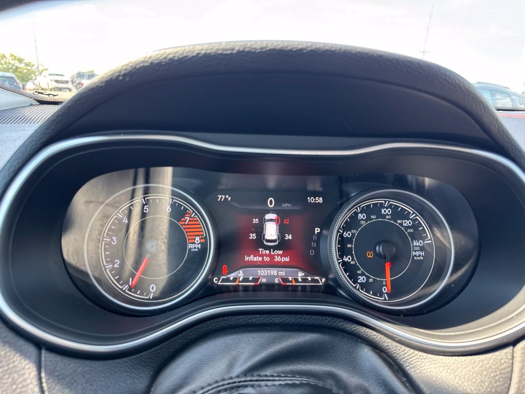 Used 2019 Jeep Cherokee Trailhawk AWD/4WD image 21