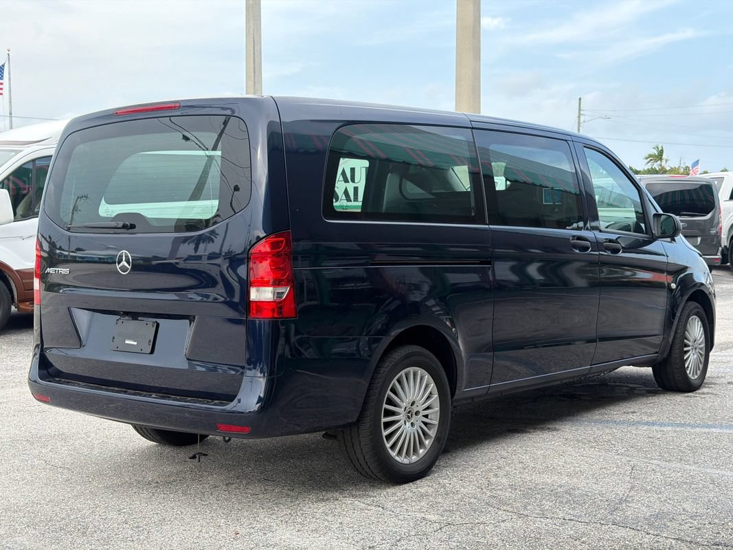 Used 2022 Mercedes-Benz Metris image 5
