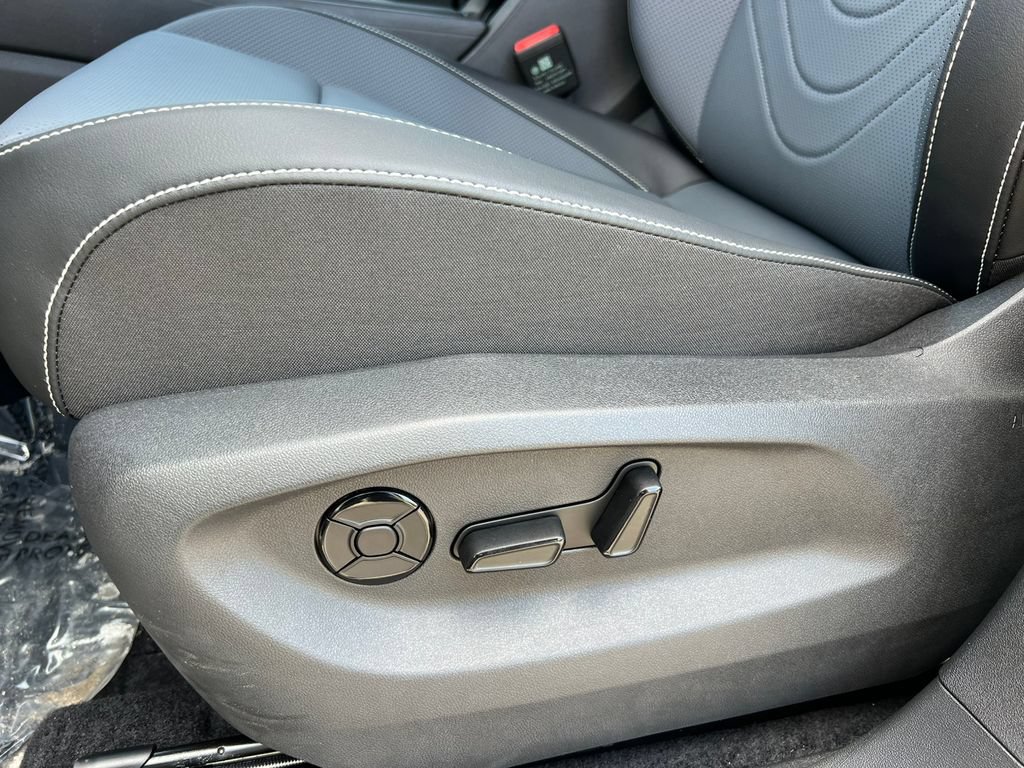 New 2025 Volkswagen Tiguan SE AWD/4WD image 8