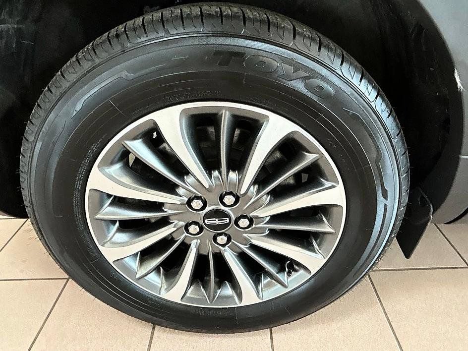 Used 2022 Lincoln Nautilus Reserve AWD/4WD image 36