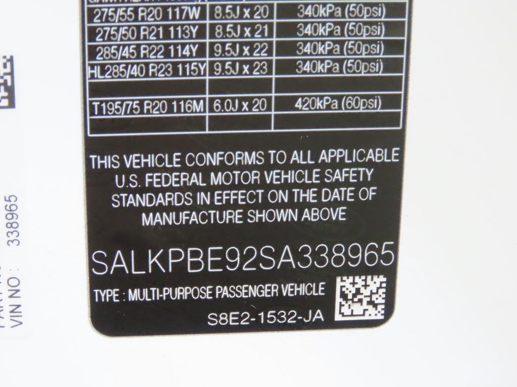New 2025 Land Rover Range Rover Long Wheelbase SE image 32