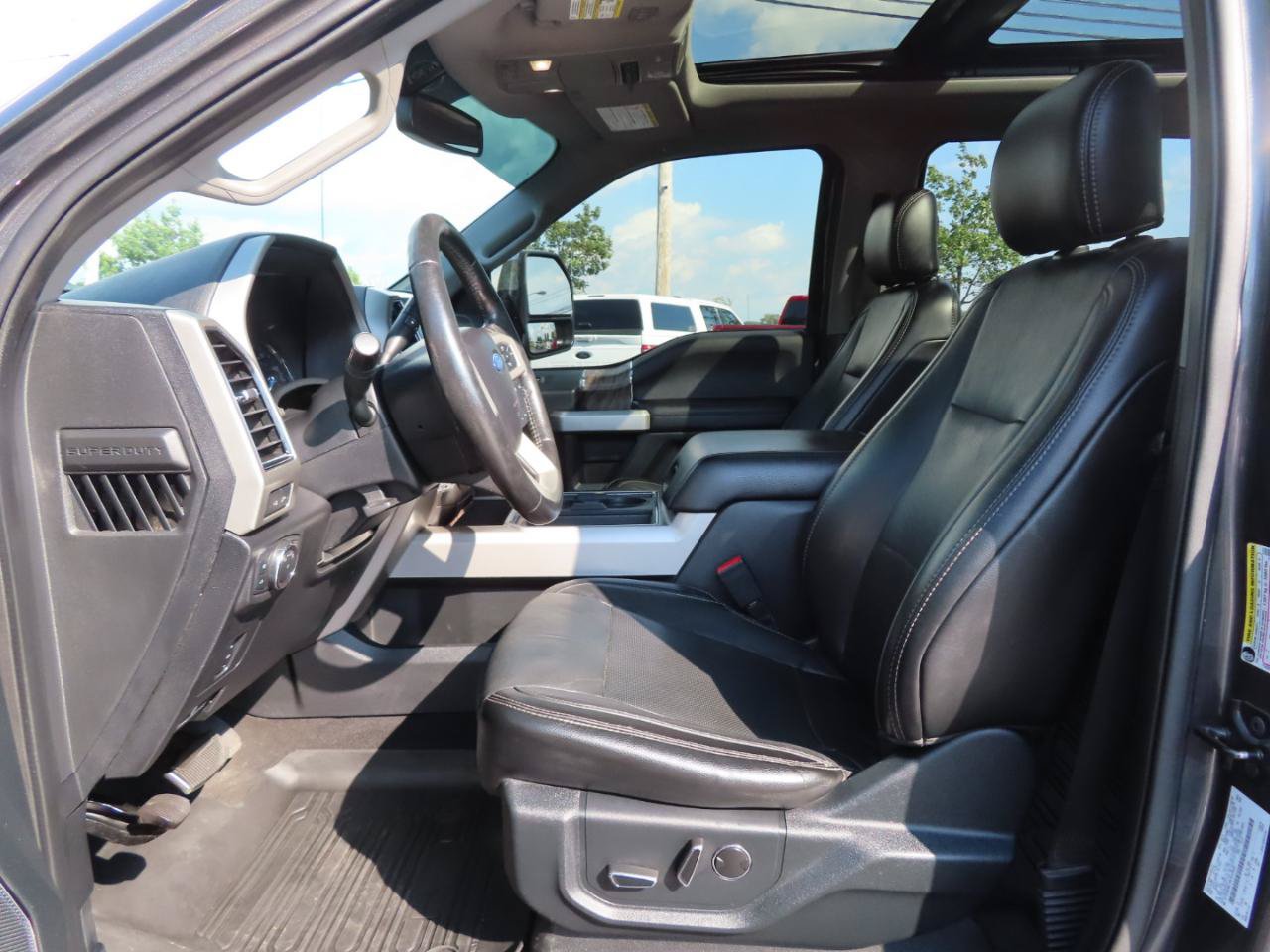 Used 2019 Ford F350 Lariat w/ Lariat Value Package AWD/4WD image 29