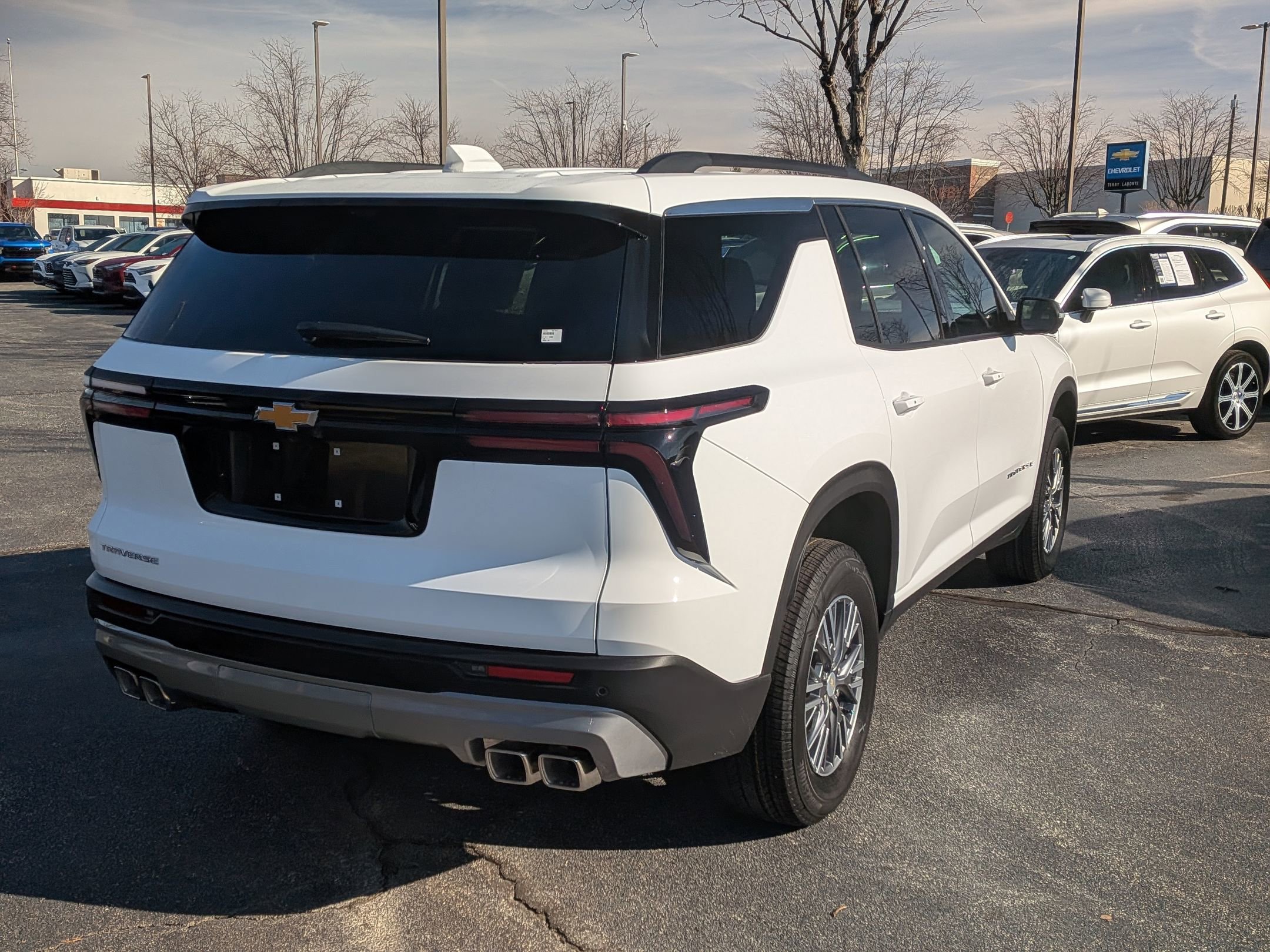 New 2026 Chevrolet Traverse LT w/ Driver Confidence Package FWD image 8