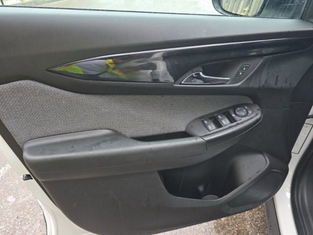 Used 2025 Chevrolet TrailBlazer LT AWD/4WD image 12