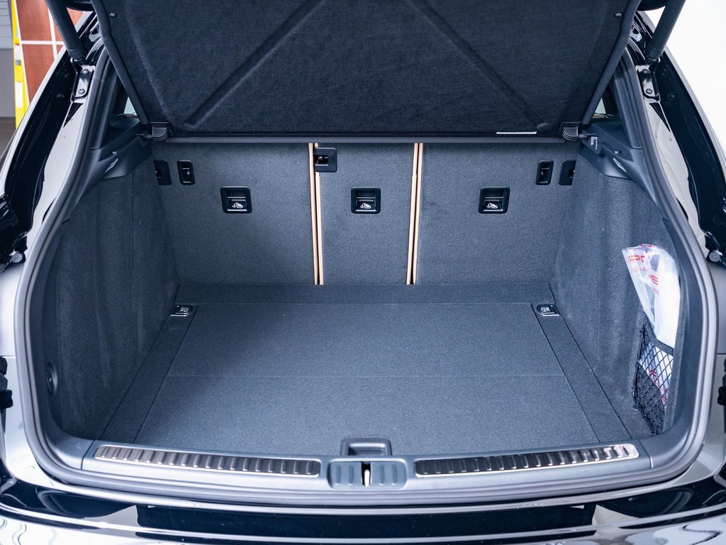 Certified 2025 Porsche Macan image 19