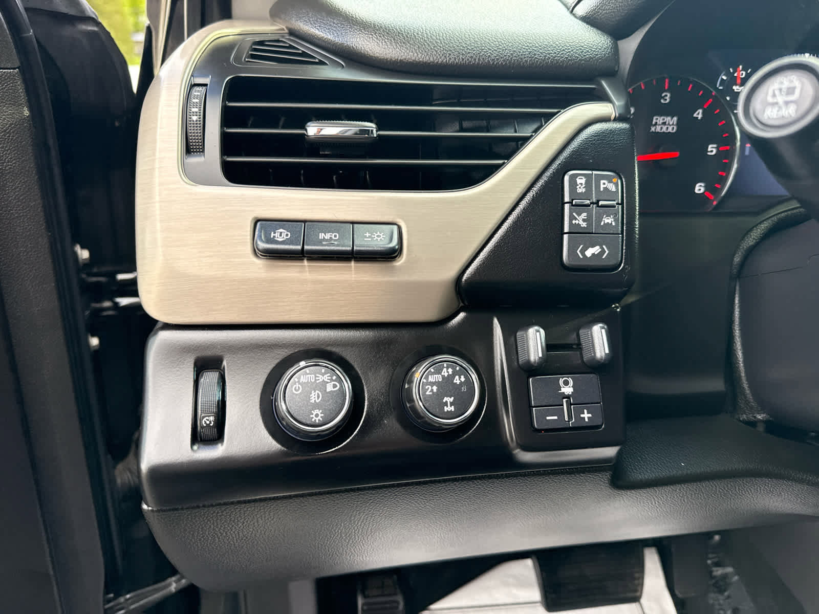 Used 2016 GMC Yukon Denali w/ Open Road Package AWD/4WD image 21