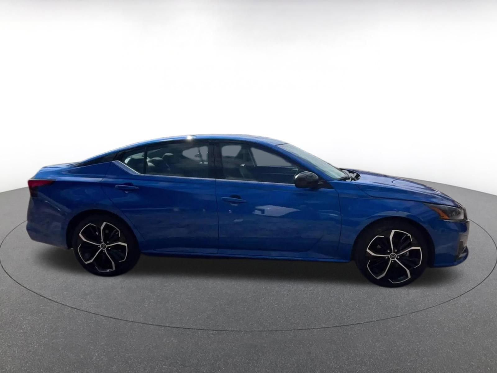 Used 2025 Nissan Altima 2.5 SR image 16