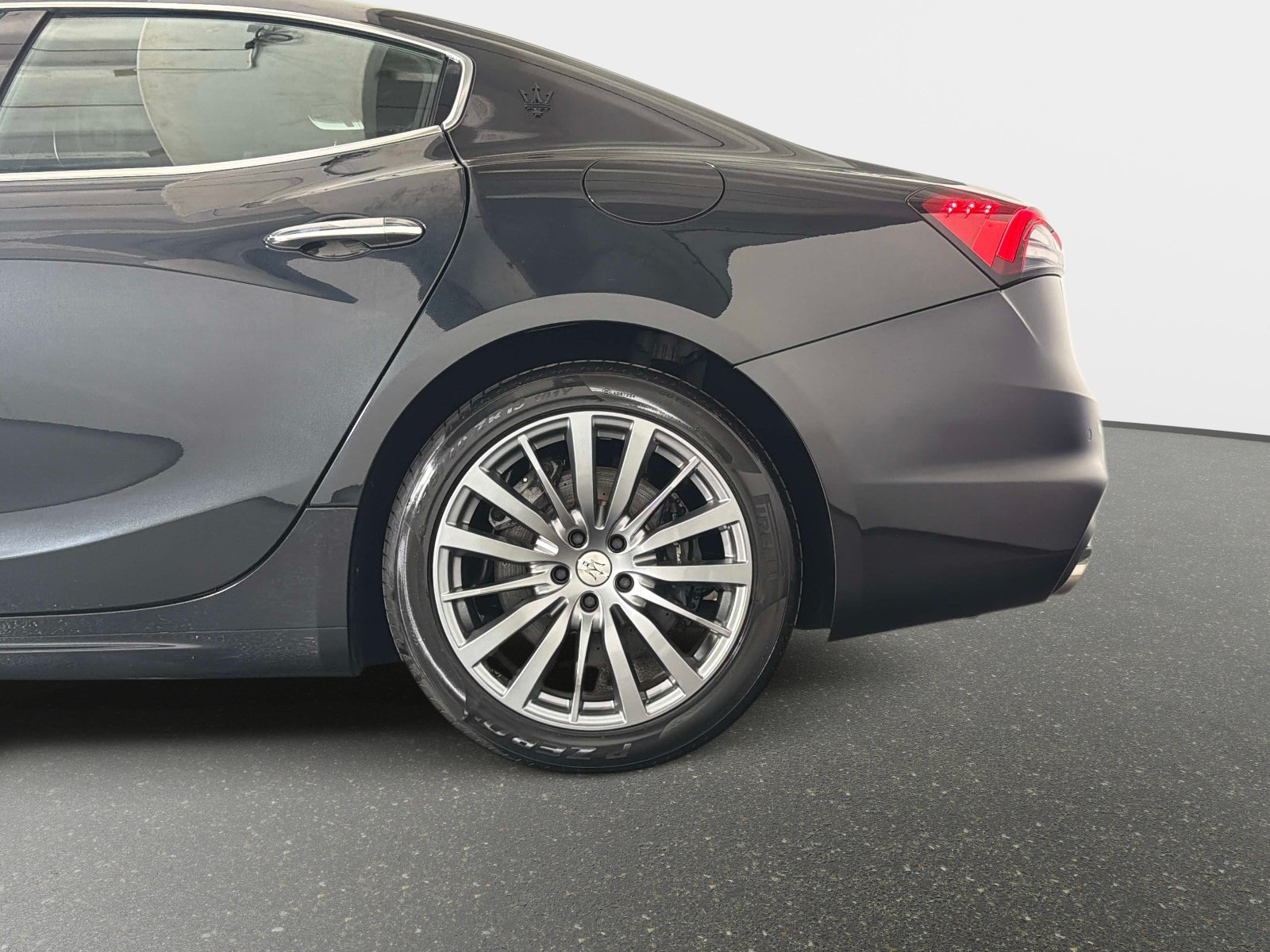 Used 2022 Maserati Ghibli Modena Q4 AWD/4WD image 14