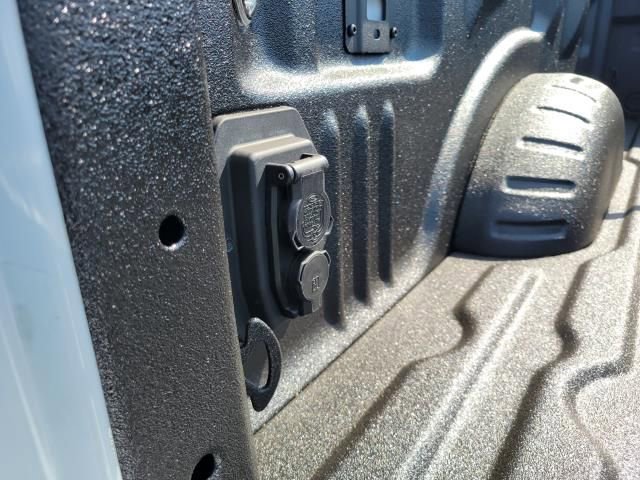 New 2026 Ford F250 4x4 Crew Cab Super Duty image 14