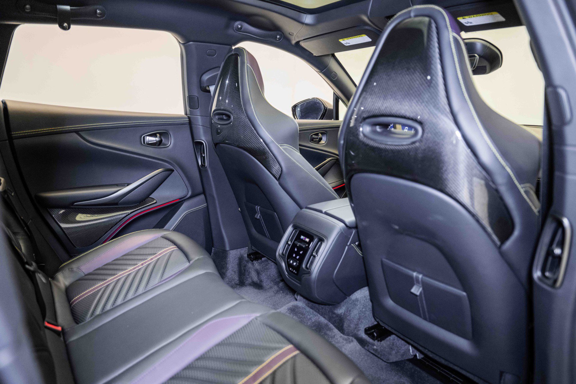 Used 2024 Aston Martin DBX 707 image 18