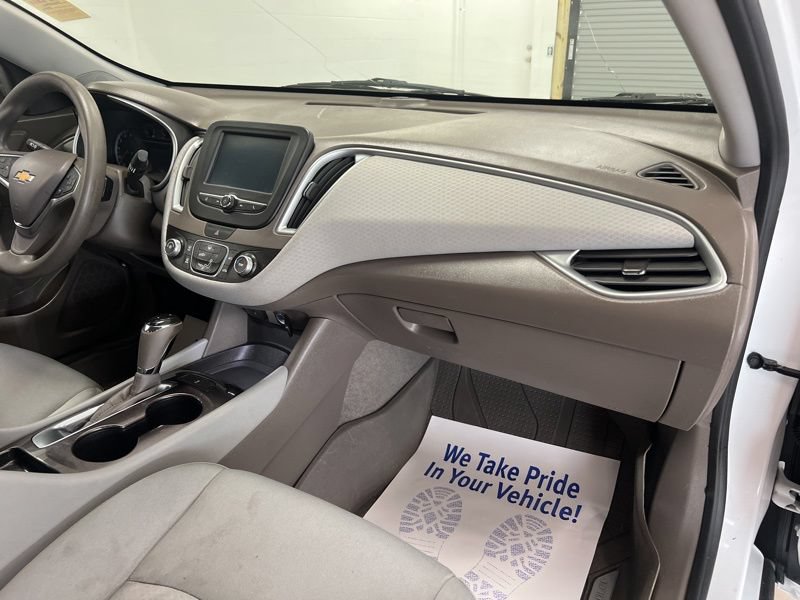 Used 2018 Chevrolet Malibu LS FWD image 13