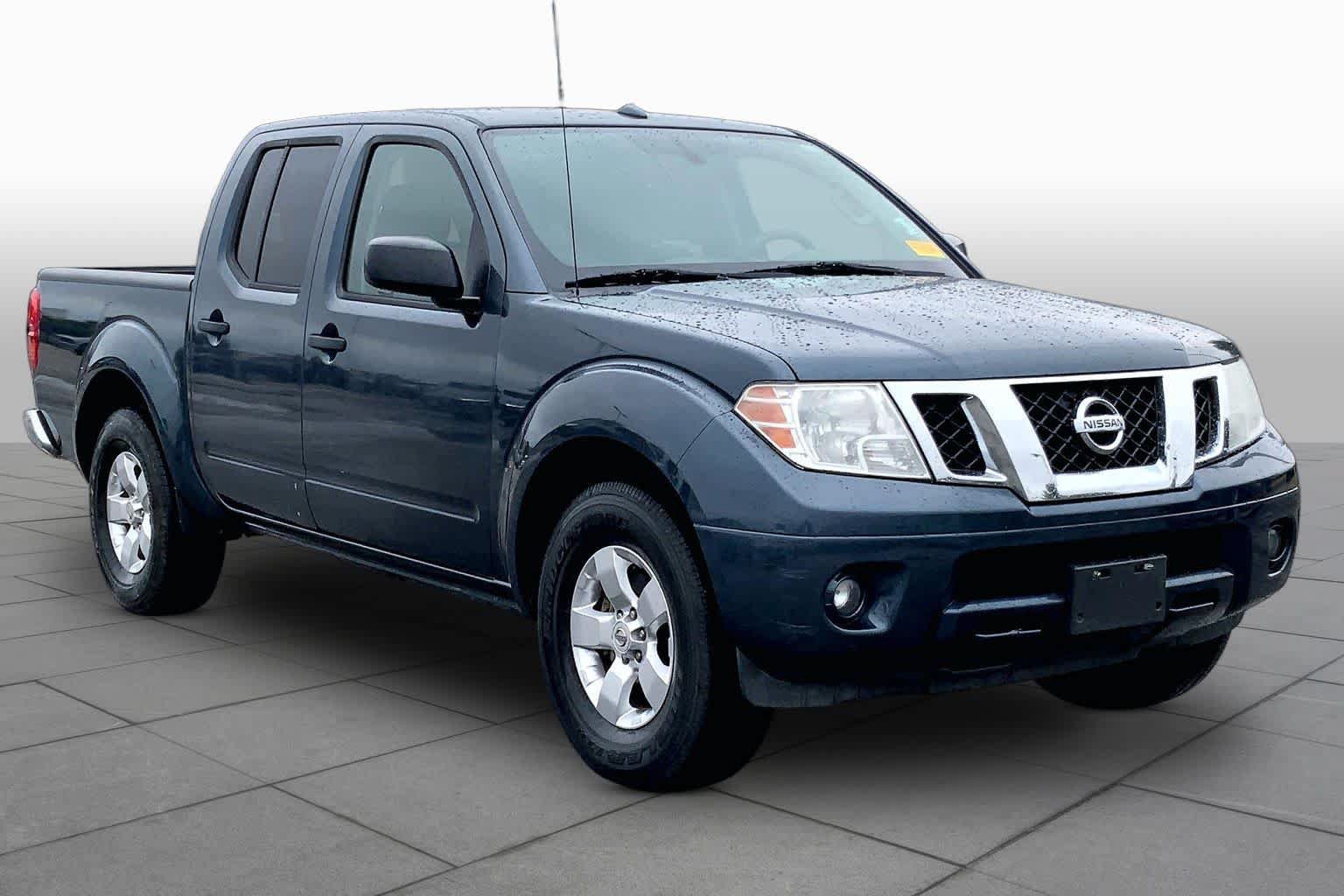 Used 2013 Nissan Frontier SV w/ SV Value Truck Pkg RWD image 3