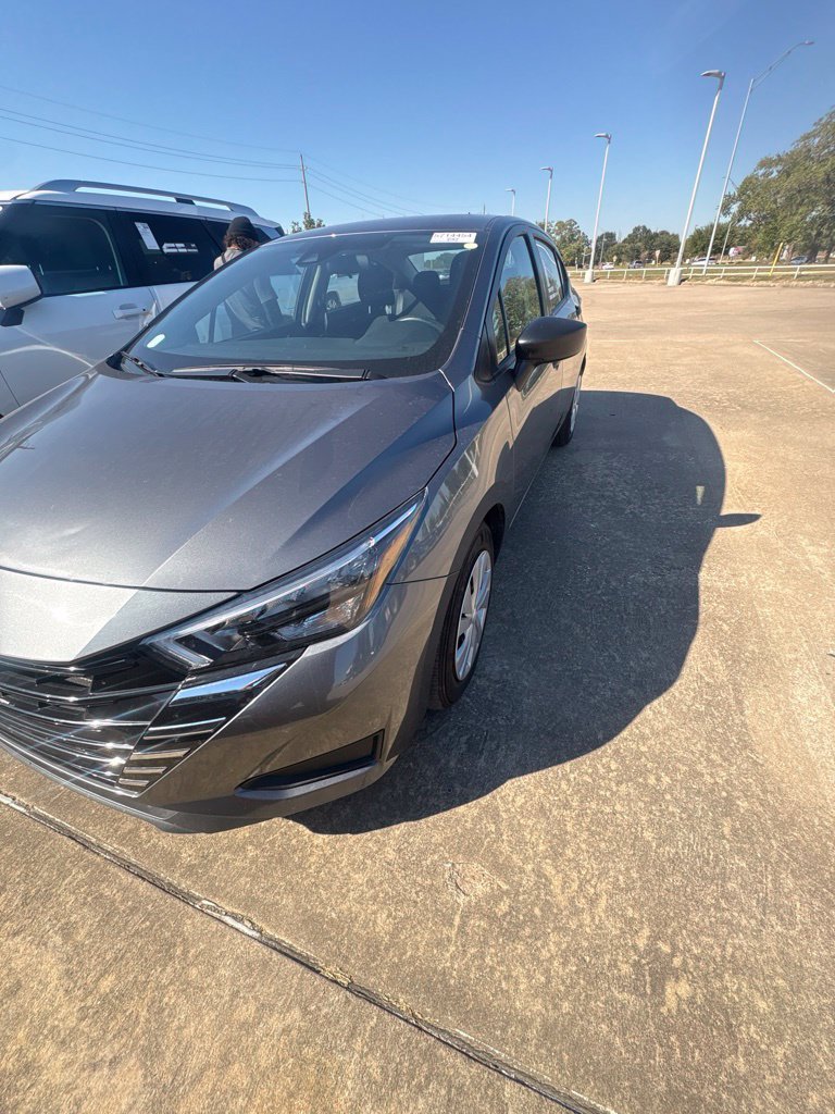 Used 2025 Nissan Versa S FWD image 6
