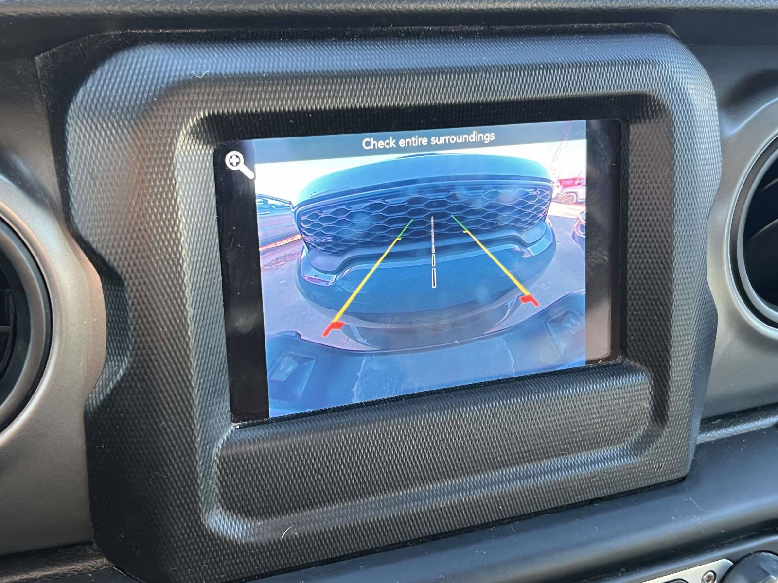 Used 2022 Jeep Gladiator Sport image 17