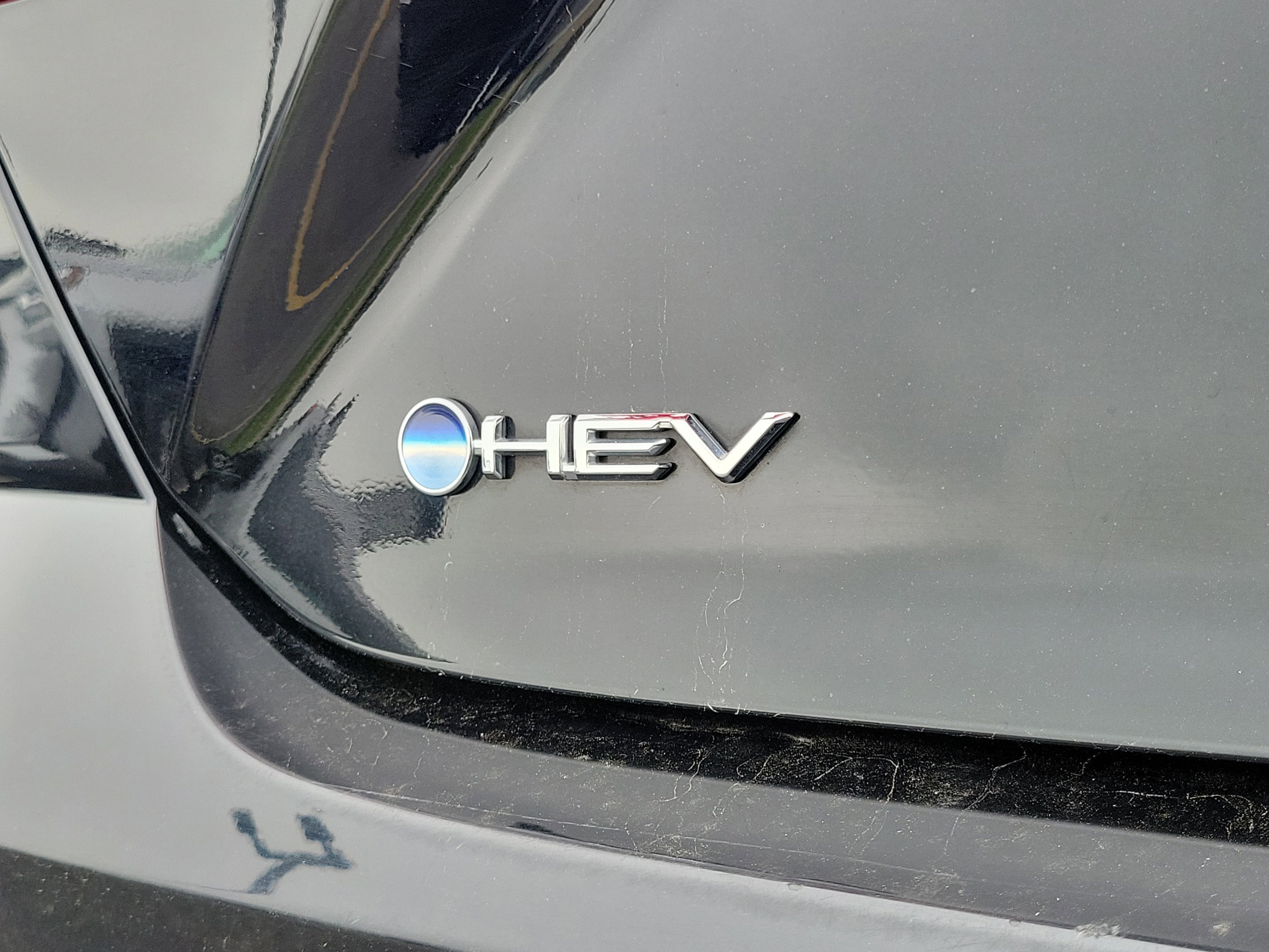 Used 2025 Toyota Camry SE FWD image 6