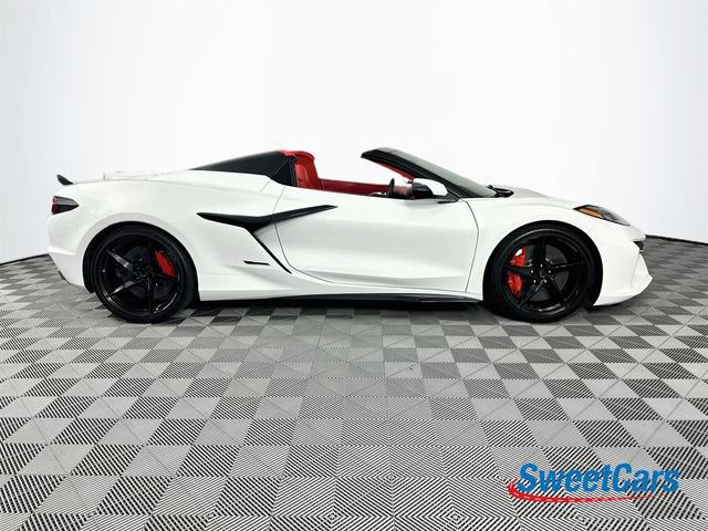 Used 2025 Chevrolet Corvette E-Ray AWD/4WD image 8