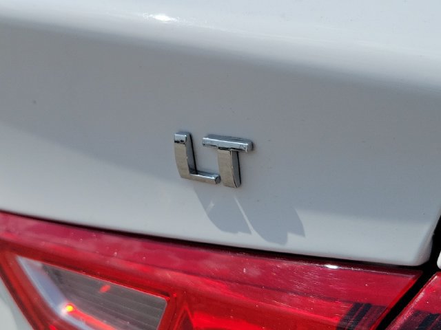 Used 2025 Chevrolet Malibu LT FWD image 9