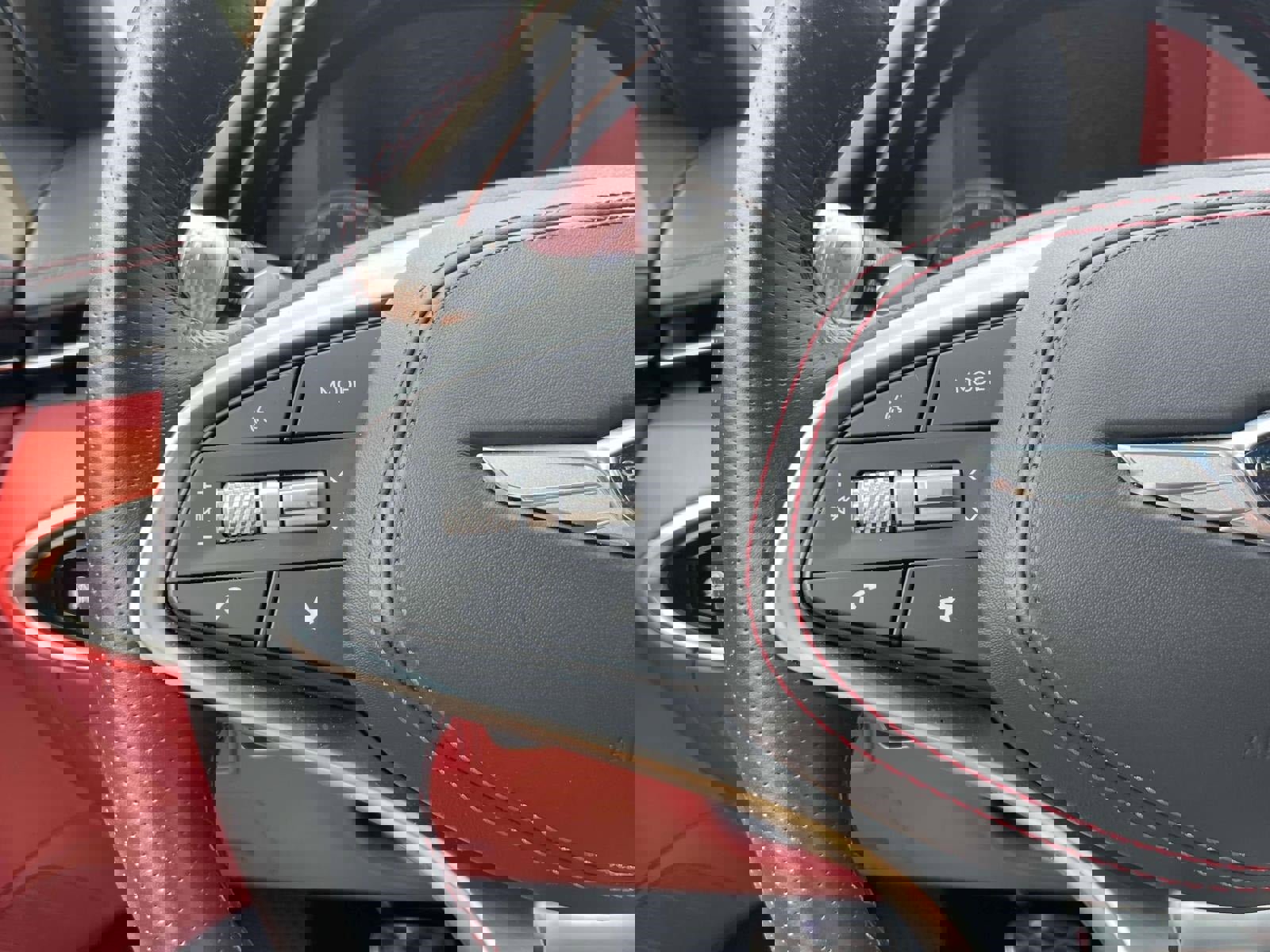 Used 2025 Genesis GV70 3.5T Sport w/ Sport Advanced Package image 22