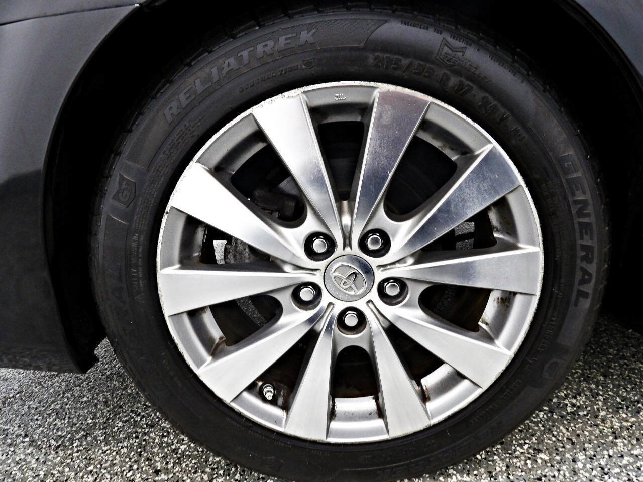 Used 2011 Toyota Avalon Limited FWD image 22