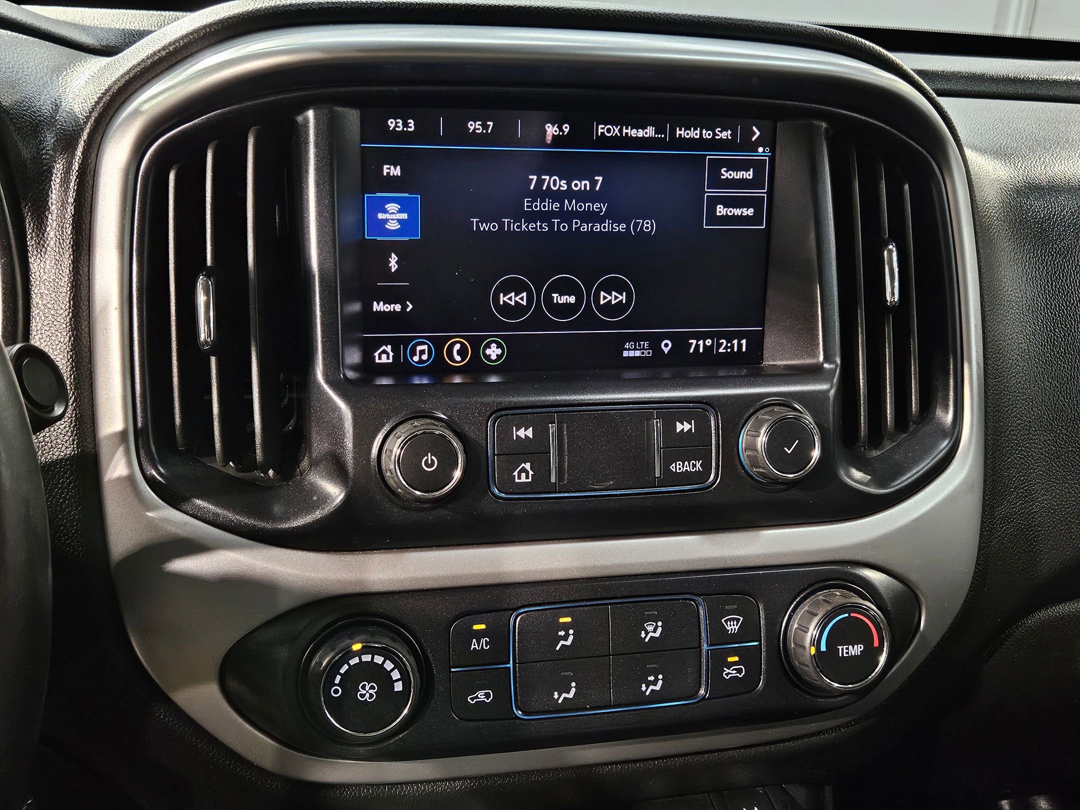 Used 2020 Chevrolet Colorado LT w/ Safety Package image 19