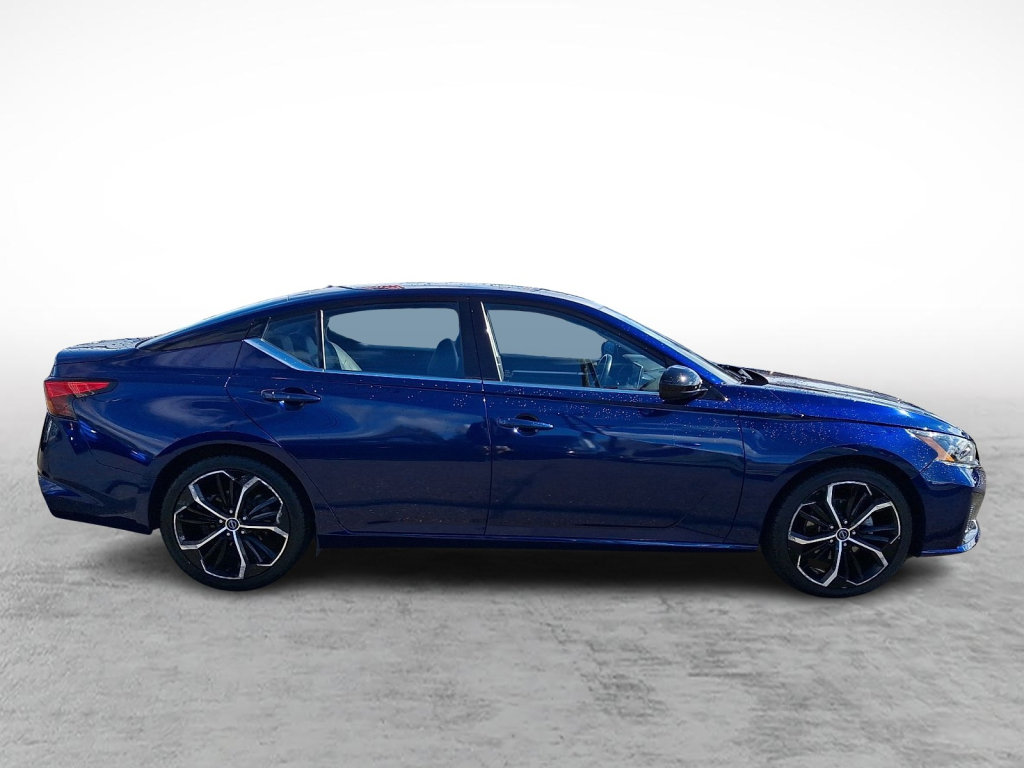 Used 2024 Nissan Altima 2.5 SR FWD image 6