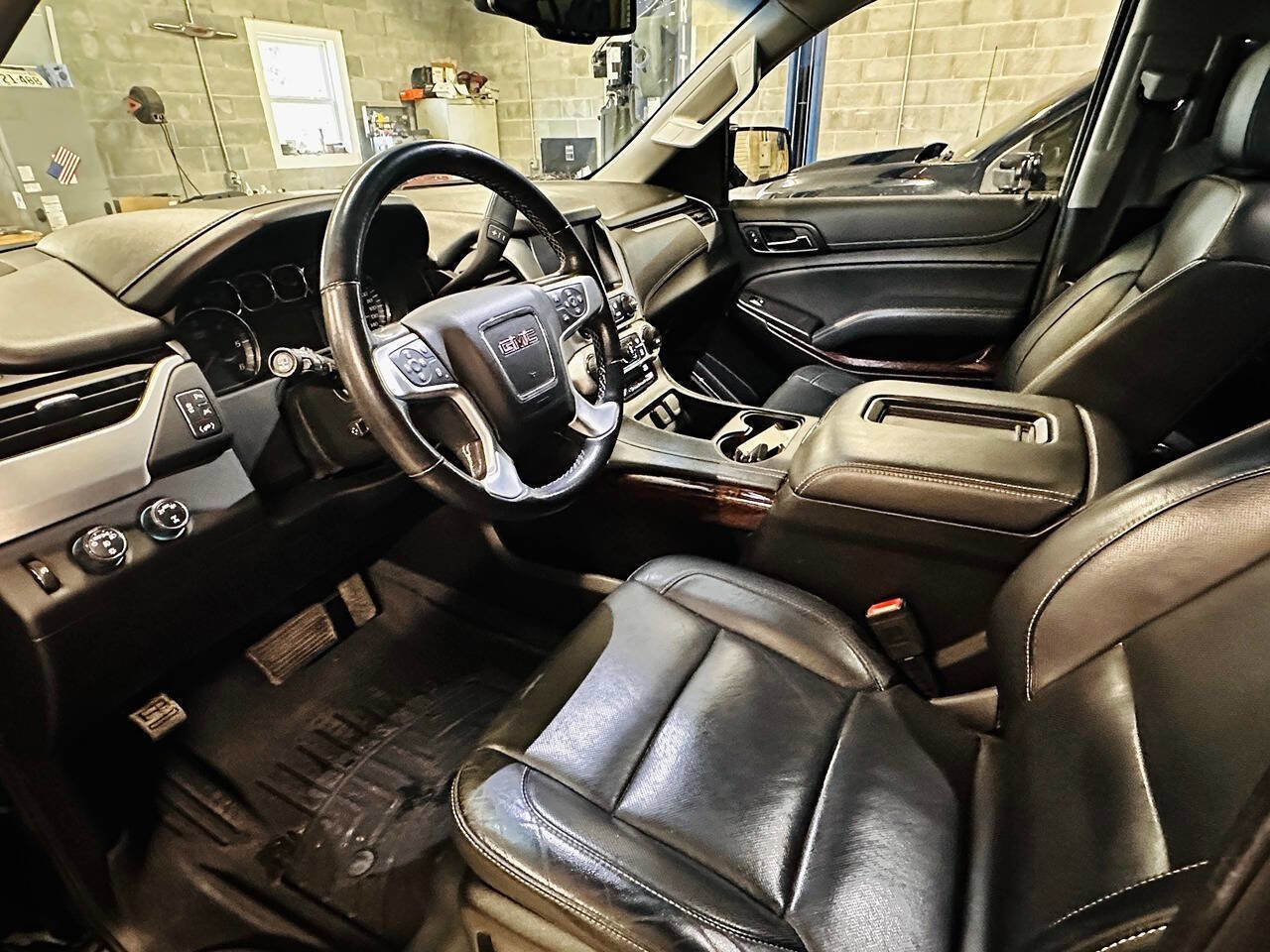 Used 2019 GMC Yukon XL SLT image 9