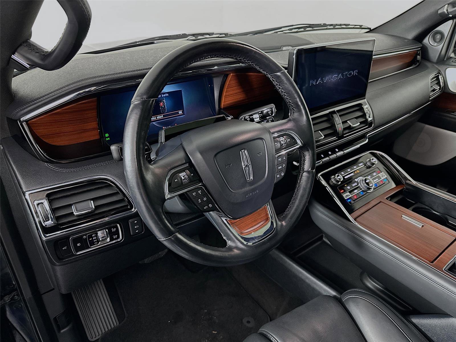 Used 2023 Lincoln Navigator L Reserve image 24