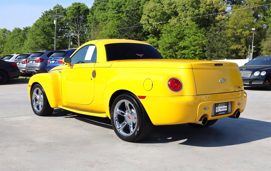 Used 2003 Chevrolet SSR w/ Preferred Equipment Group RWD image 10