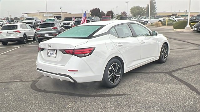 Used 2024 Nissan Sentra SV image 3