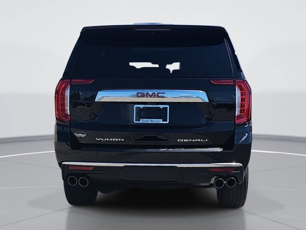 Used 2021 GMC Yukon Denali w/ Denali Premium Package AWD/4WD image 5