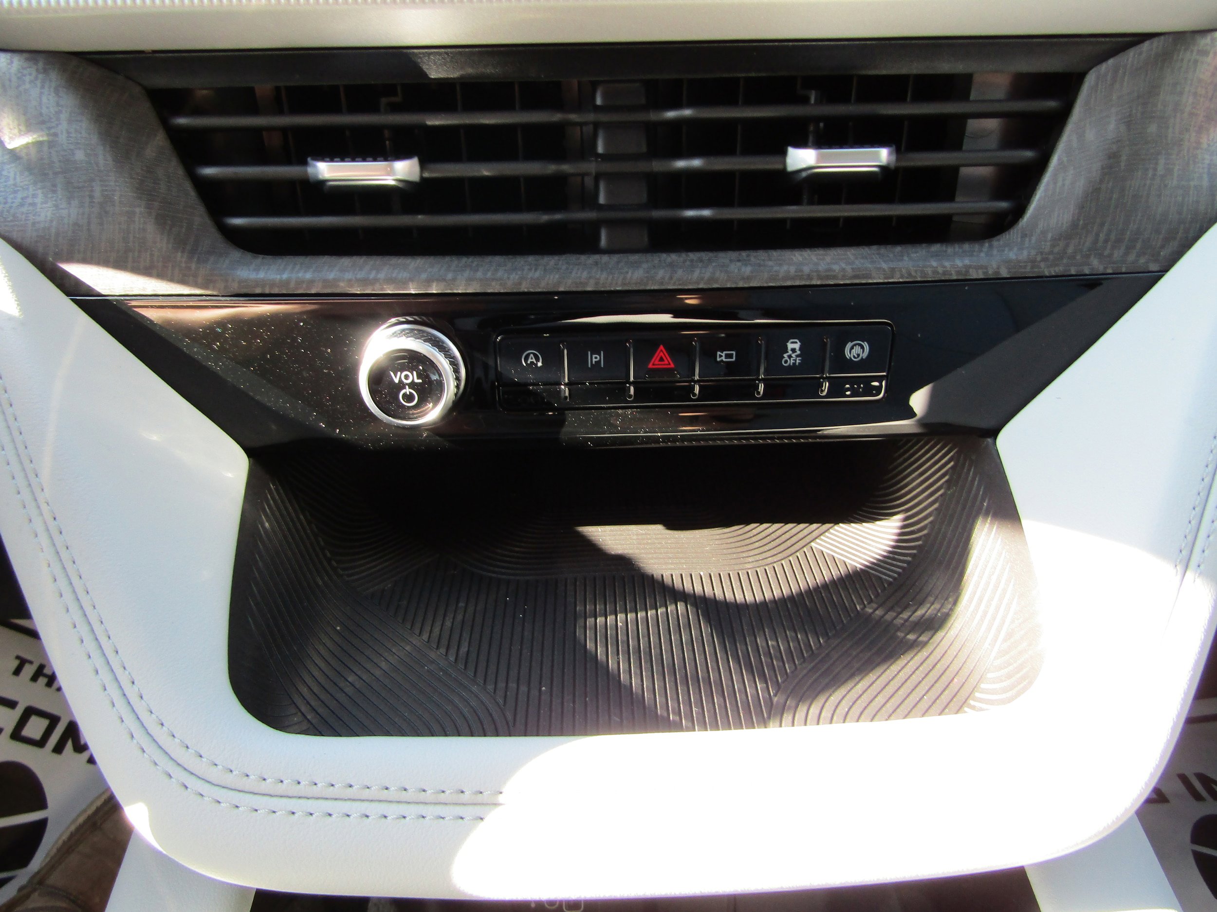 New 2026 Ford Explorer Platinum image 25