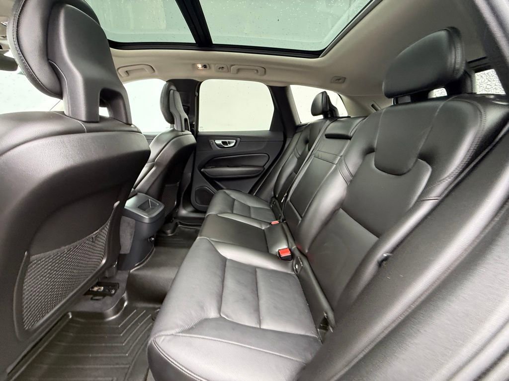 Used 2019 Volvo XC60 T5 Momentum image 19