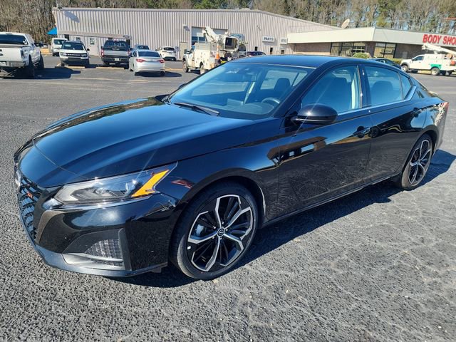 Used 2024 Nissan Altima 2.5 SR