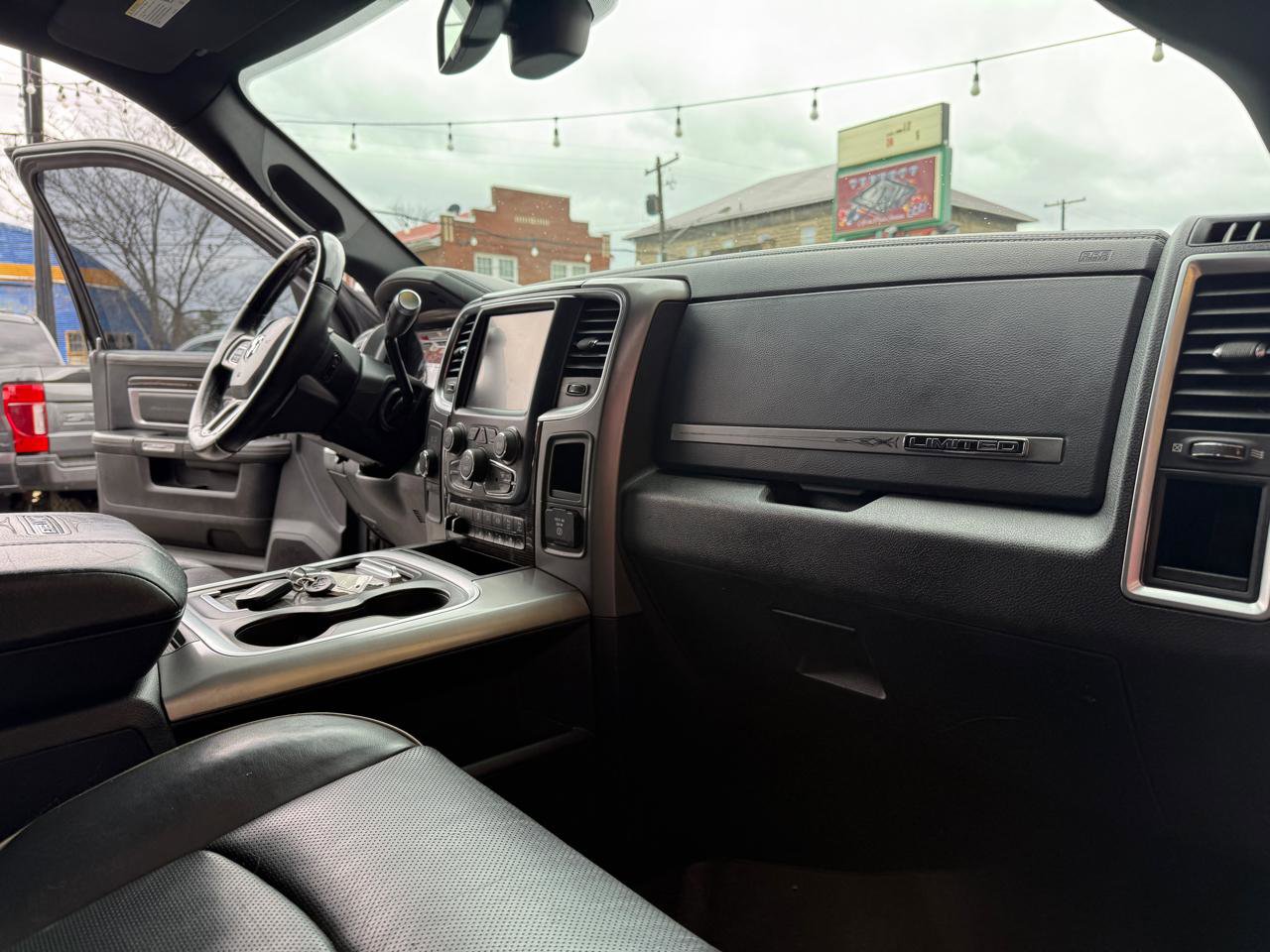 Used 2016 RAM 2500 Limited AWD/4WD image 19