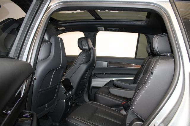 Certified 2026 Cadillac Vistiq Sport w/ LPO, Floor Liner Package AWD/4WD image 11