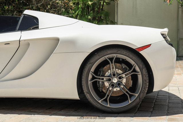 Used 2014 McLaren MP4-12C Spider RWD image 5