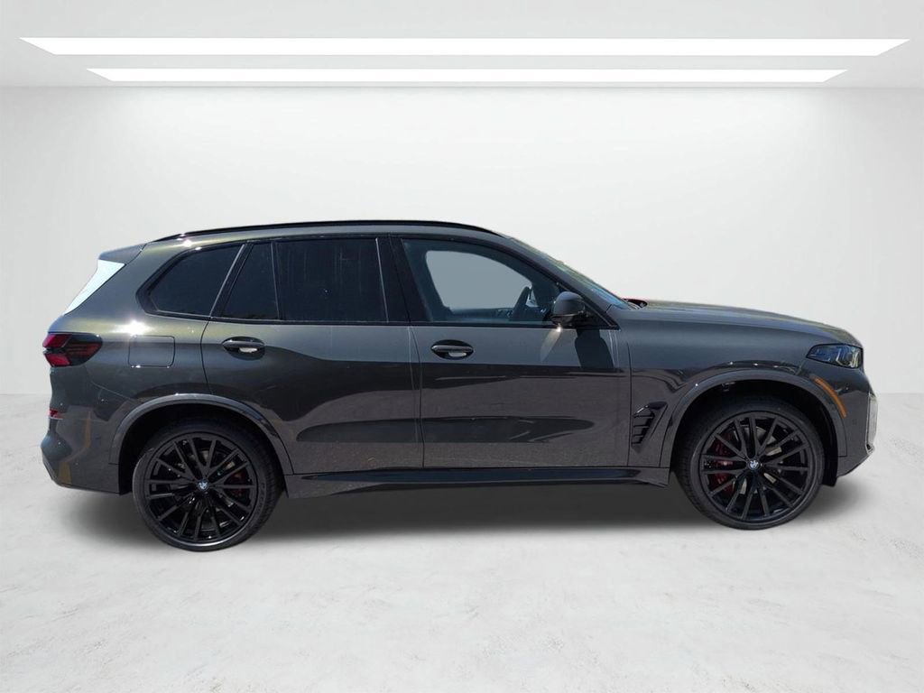 New 2026 BMW X5 xDrive40i w/ M Sport Package AWD/4WD image 3