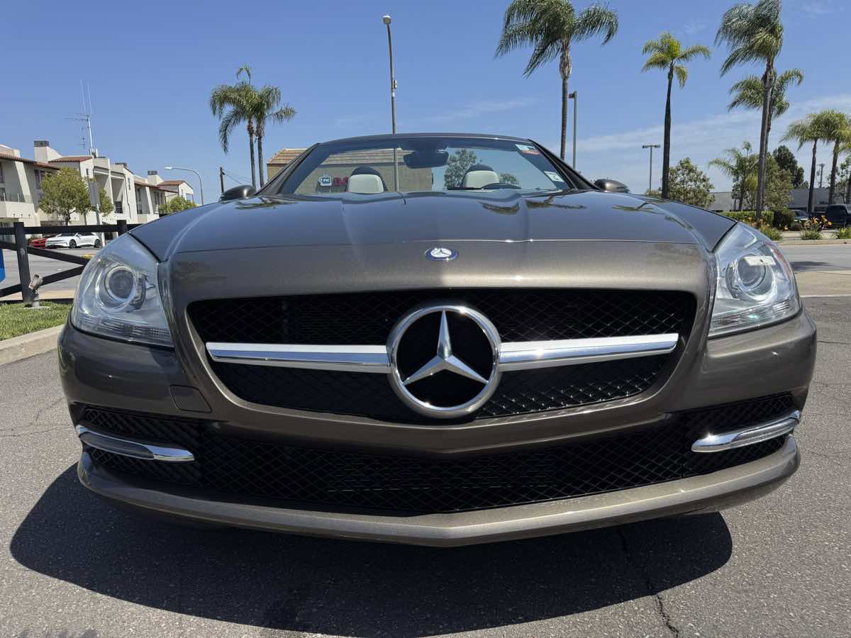 Used 2016 Mercedes-Benz SLK 300 w/ Premium 1 Package image 13